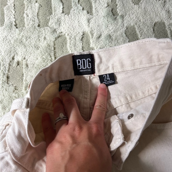 BDG Urban Outfitters High-Rise Baggy Ivory Jeans size 24 - Picture 3 of 9